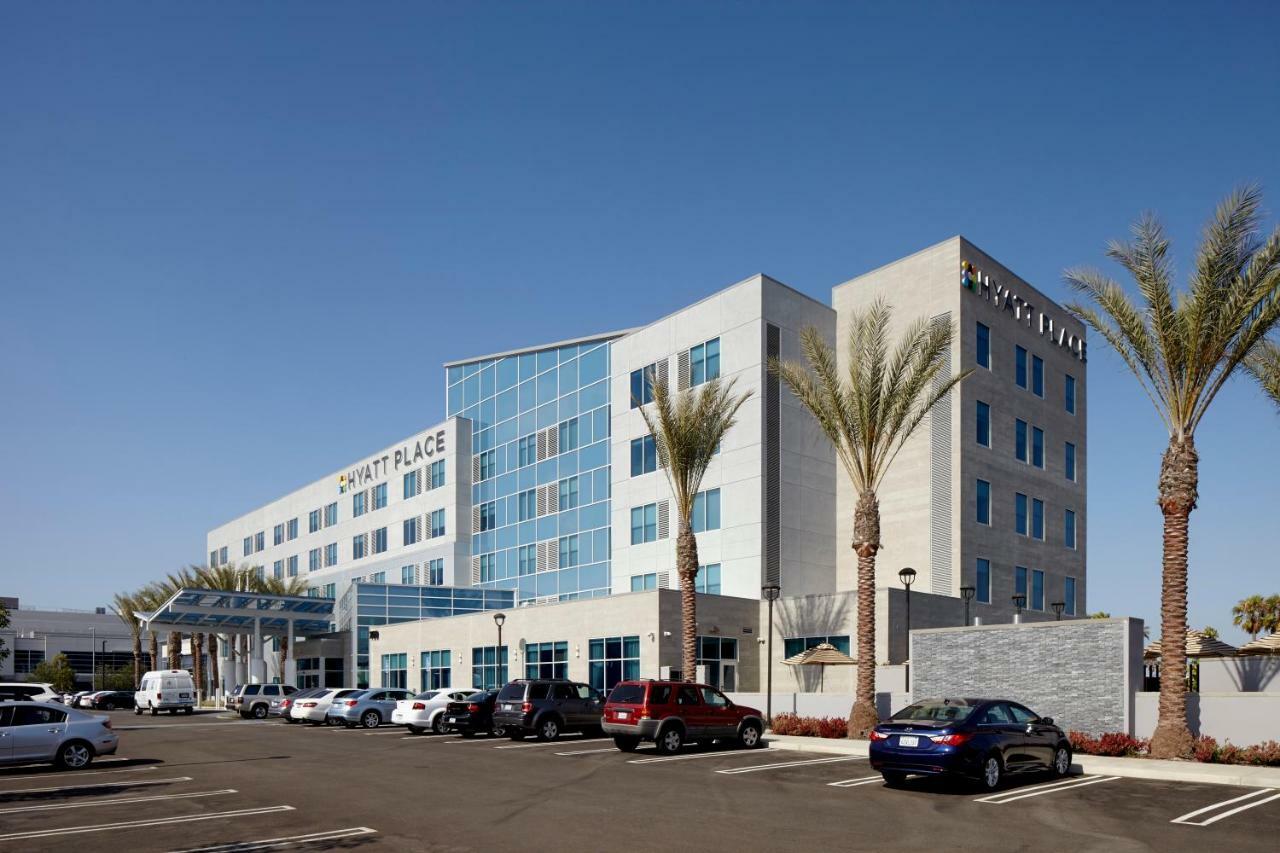 Hyatt Place Bakersfield Hotel Exterior photo