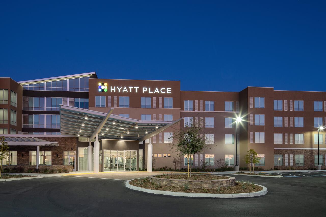 Hyatt Place Bakersfield Hotel Exterior photo