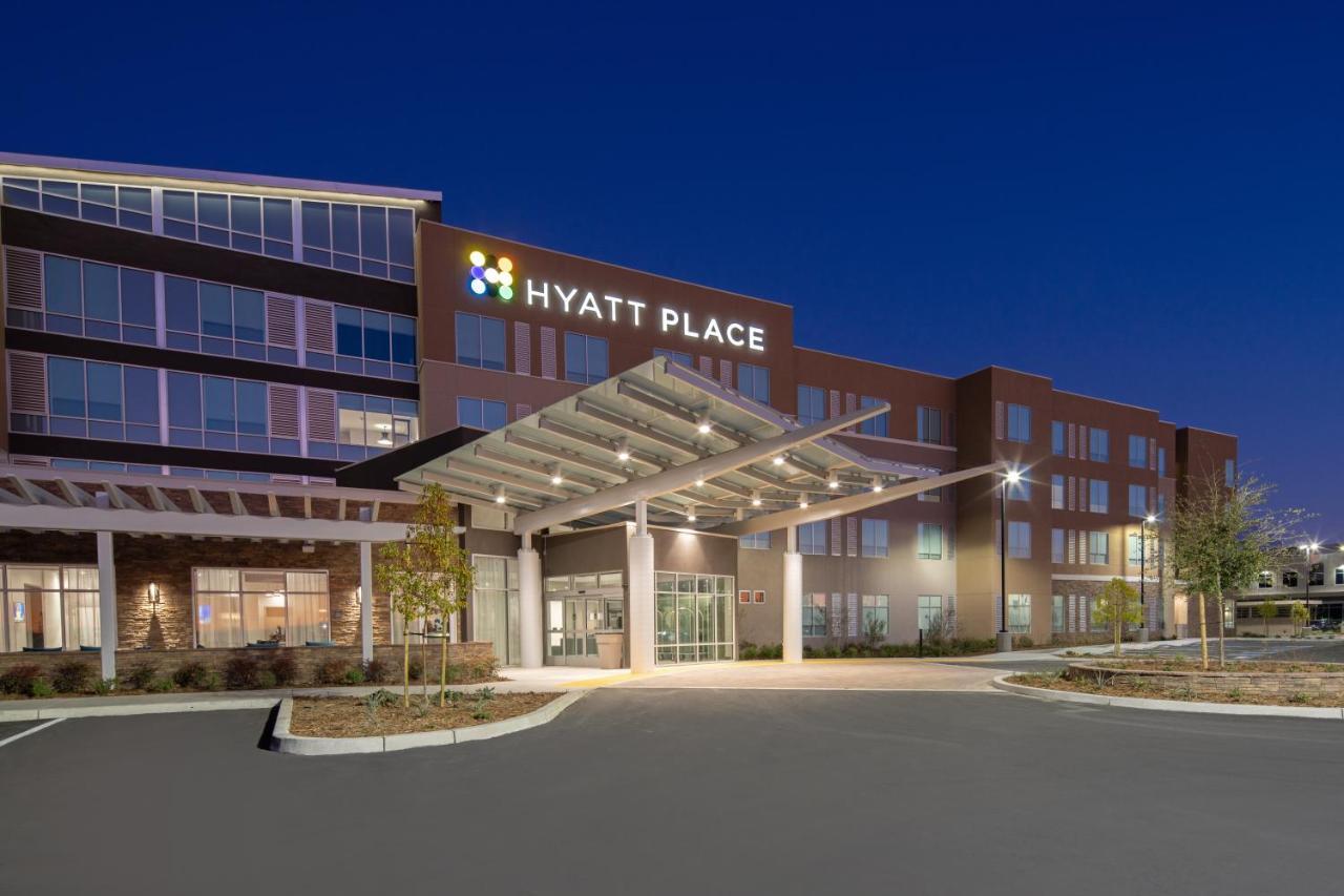 Hyatt Place Bakersfield Hotel Exterior photo